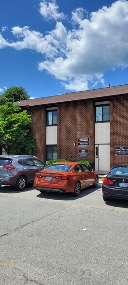 8990-9002 Fern Park Dr, Burke, VA à vendre - Photo de l’immeuble – Image 3 sur 13