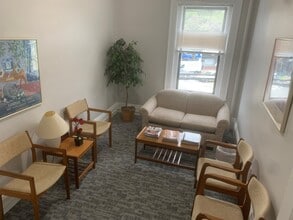 47-61 Langley Rd, Newton, MA à louer Photo intérieure– Image 1 sur 5