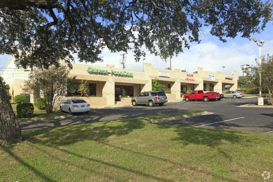 600 N Austin Ave, Georgetown, TX à louer - Photo principale – Image 1 sur 10