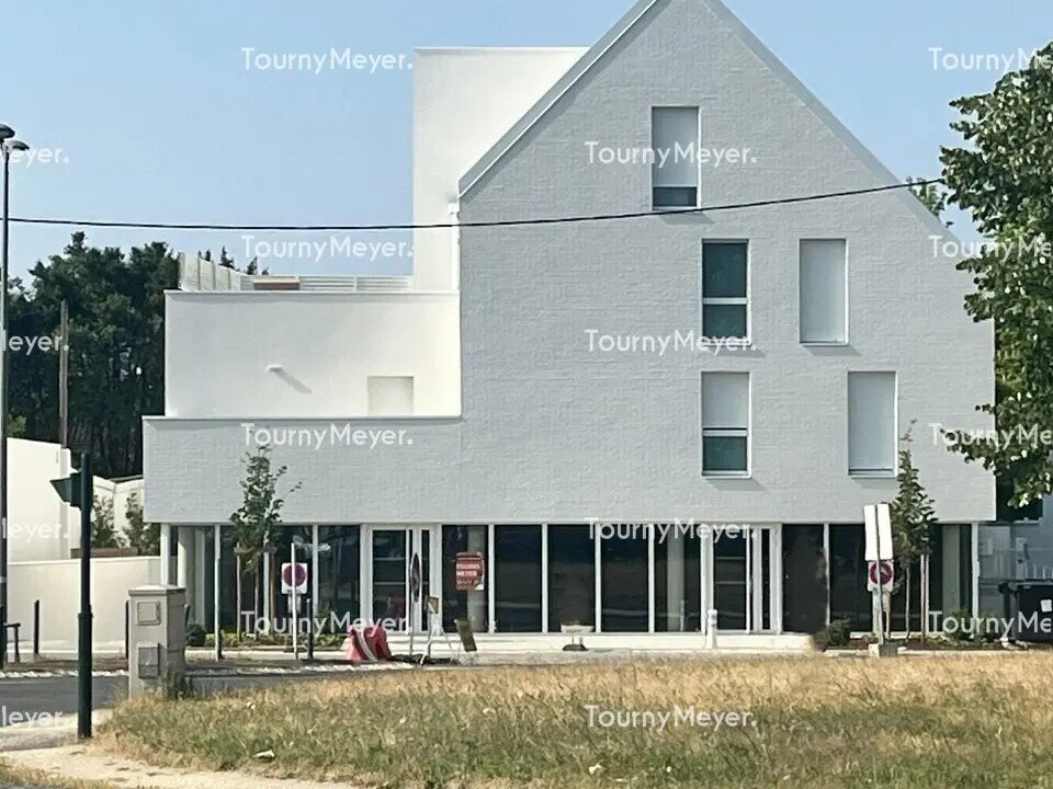 Local commercial dans Bordeaux à louer Photo de l’immeuble– Image 1 sur 4