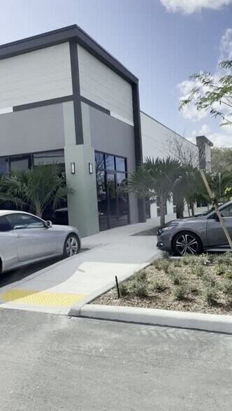 620 E Oakland Park Blvd, Oakland Park, FL à louer - Vidéo sur l’annonce professionnelle – Image 2 sur 6