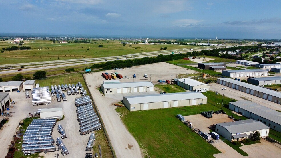 636 CR 4841 portefeuille de 2 biens à vendre sur LoopNet.fr - Photo de l’immeuble – Image 2 sur 7
