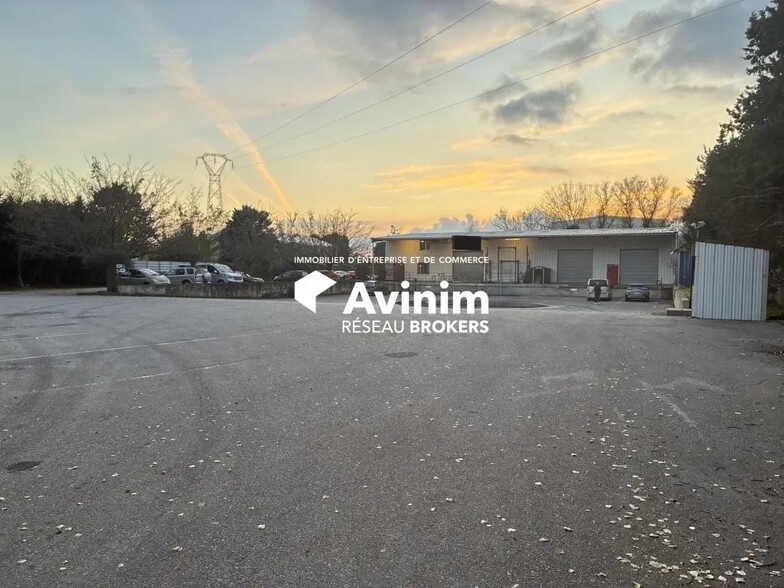 Industriel/Logistique dans Plan-d'Orgon à vendre - Photo de l’immeuble – Image 1 sur 9