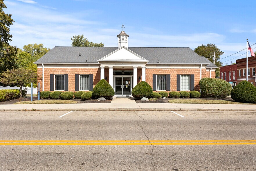 8 W Maple St, North Lewisburg, OH à vendre - Photo de l’immeuble – Image 1 sur 26