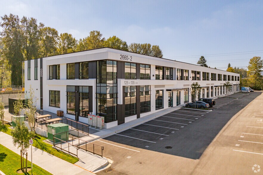 2660 Barnet Hwy, Coquitlam, BC à vendre - Photo de l’immeuble – Image 1 sur 9