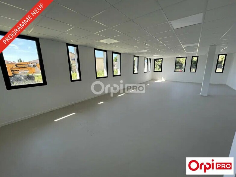 Bureau dans Alixan à vendre - Photo de l’immeuble – Image 3 sur 10