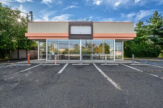 343 State Route 17, Hasbrouck Heights, NJ à vendre Photo de l’immeuble– Image 1 sur 2