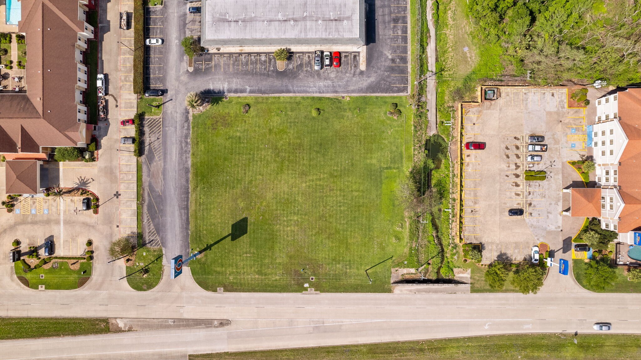 1000 Highway 332, Clute, TX à vendre Photo principale– Image 1 sur 13