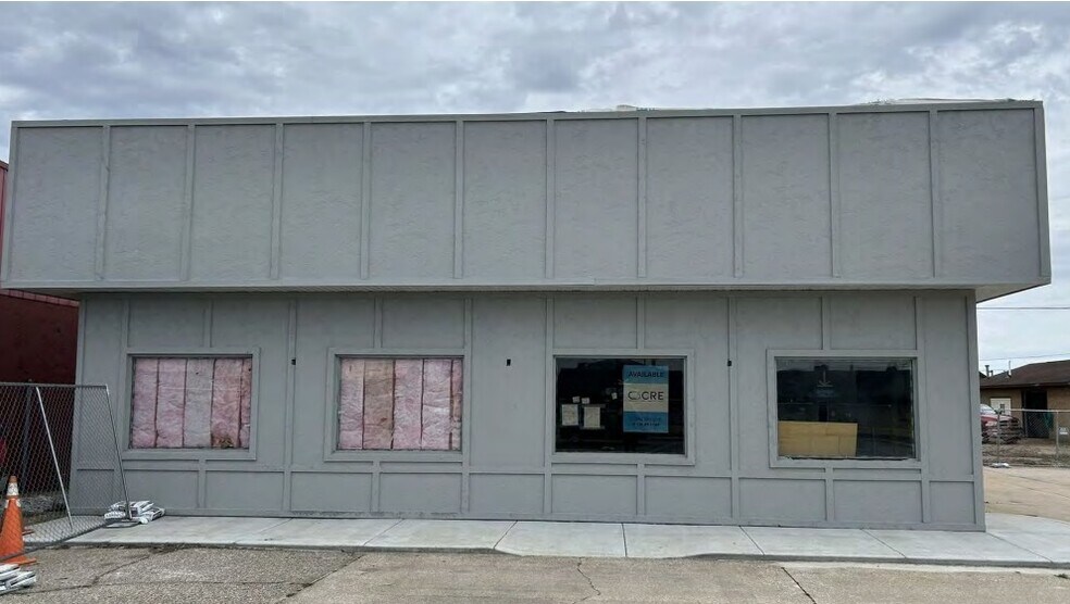 Gaylord-Freestanding Retail/Office Build portefeuille de 2 biens à vendre sur LoopNet.fr - Photo principale – Image 2 sur 2