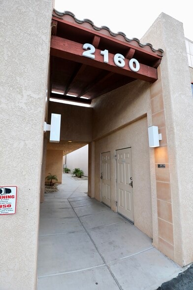 2160 McCulloch Blvd N, Lake Havasu City, AZ à vendre - Photo de l’immeuble – Image 3 sur 13