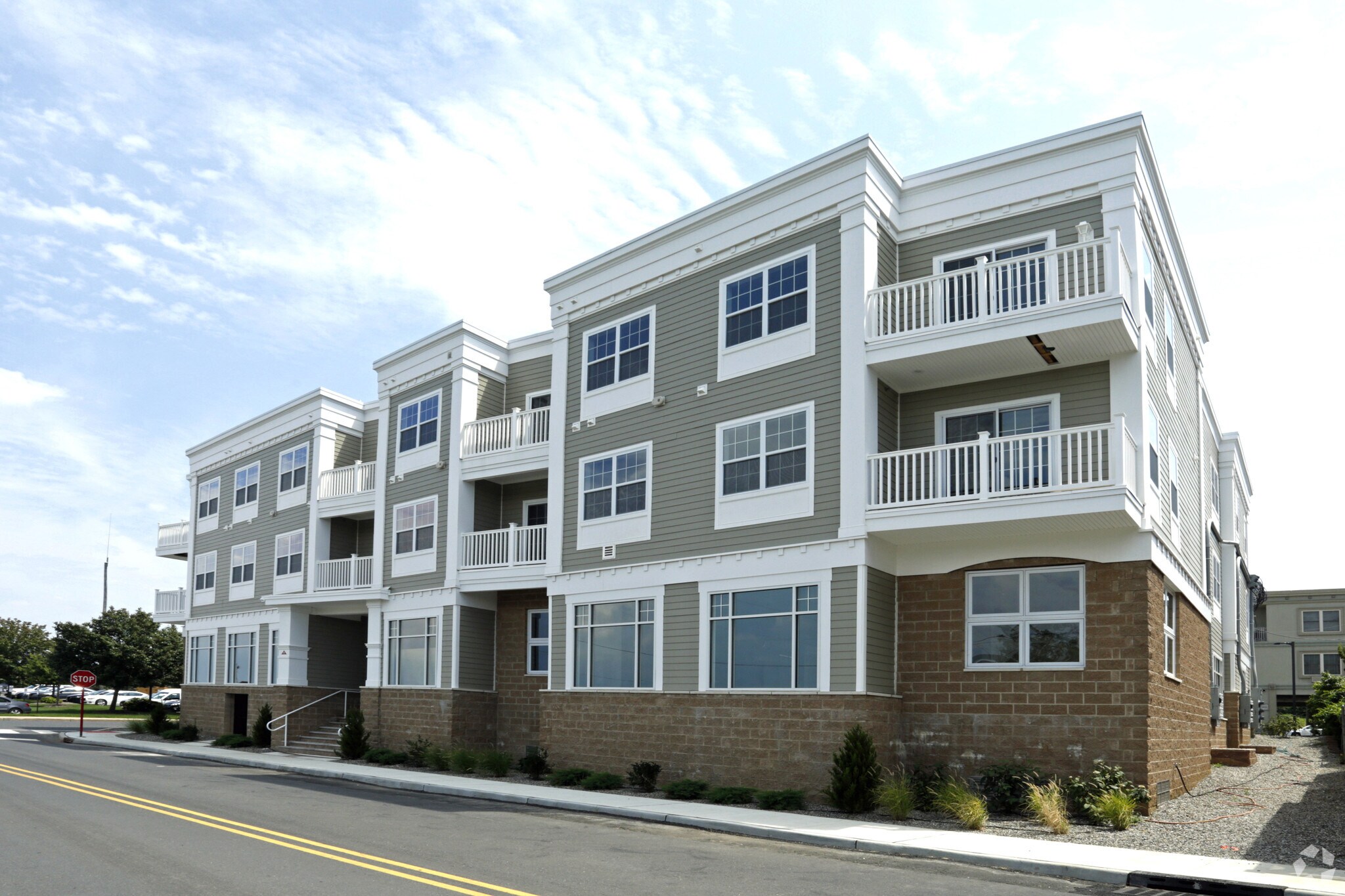 2 Hennessey Blvd, Atlantic Highlands, NJ à louer Photo principale– Image 1 sur 38