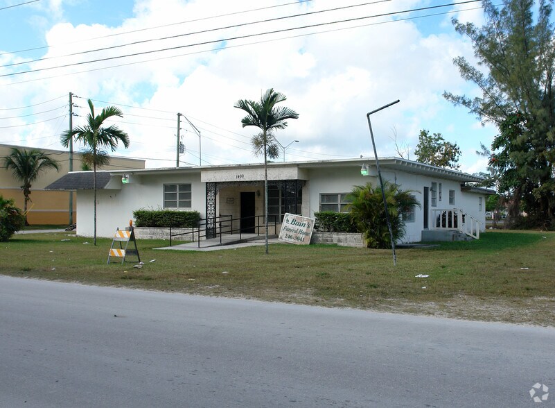 1400 NW 3rd Ave, Homestead, FL à louer - Photo de l’immeuble – Image 2 sur 2