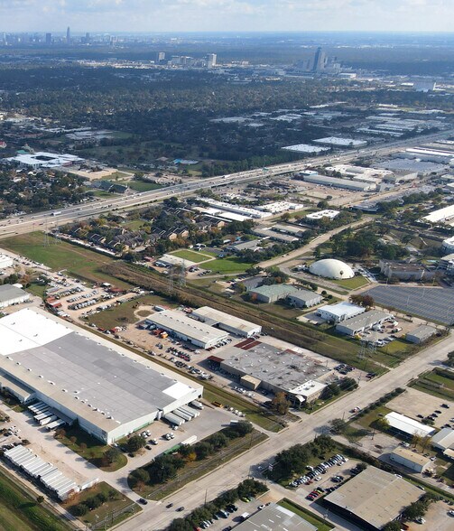 3000 Brittmoore Rd, Houston, TX à louer - Photo de l’immeuble – Image 2 sur 9