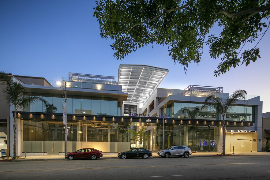 243 N Canon Dr, Beverly Hills, CA à louer - Photo de l’immeuble – Image 3 sur 16