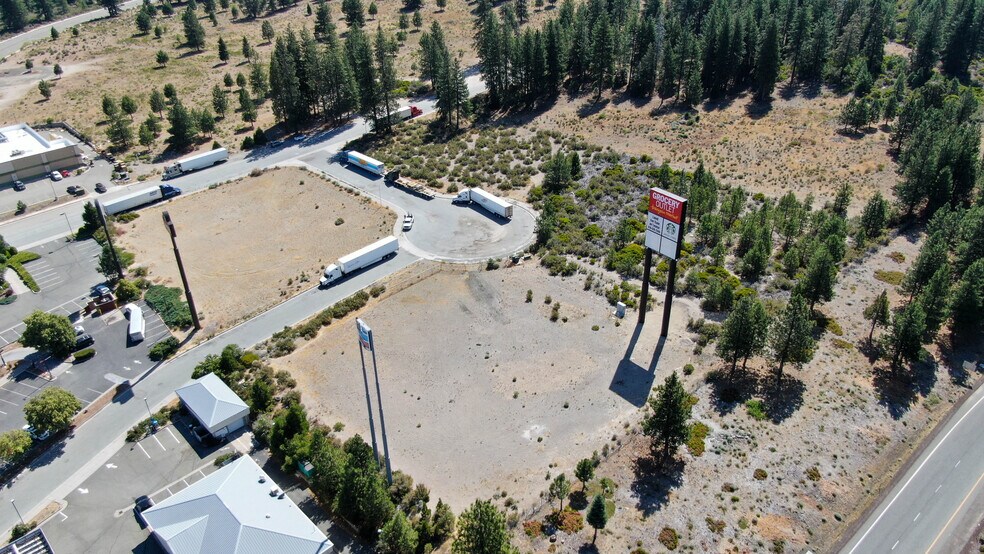 2064 Black Butte Dr, Weed, CA à vendre - Aérien – Image 2 sur 11