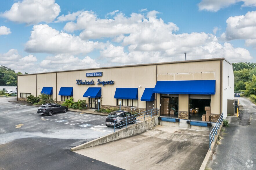 4957 Summer Ave, Memphis, TN à louer - Photo de l’immeuble – Image 1 sur 8