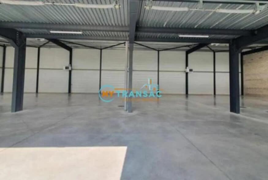Local d'activités dans Bondoufle à vendre - Photo de l’immeuble – Image 2 sur 6