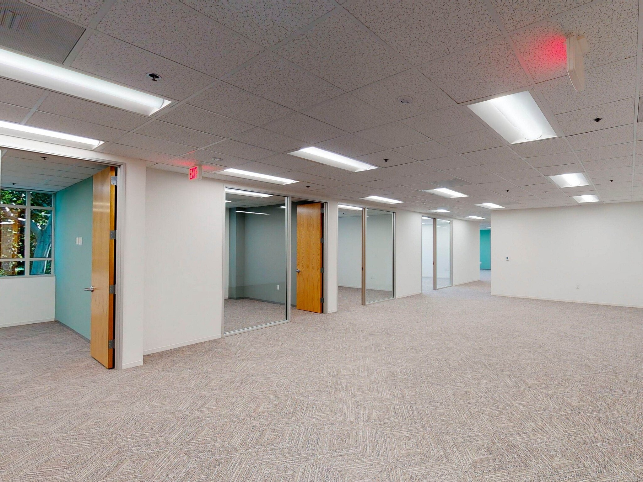 1 Technology Dr, Irvine, CA à louer Photo intérieure– Image 1 sur 9