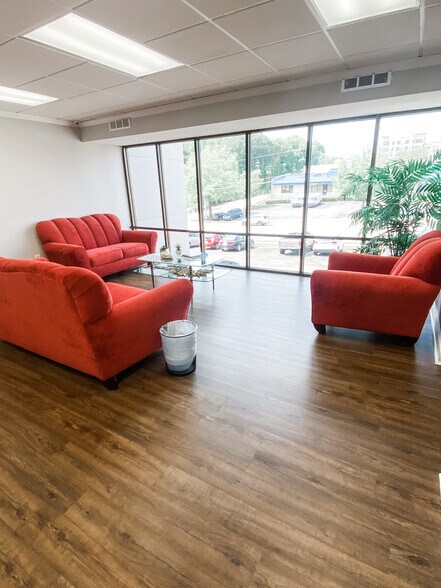 119 Sw Maynard Rd, Cary, NC à vendre - Photo de l’immeuble – Image 3 sur 8