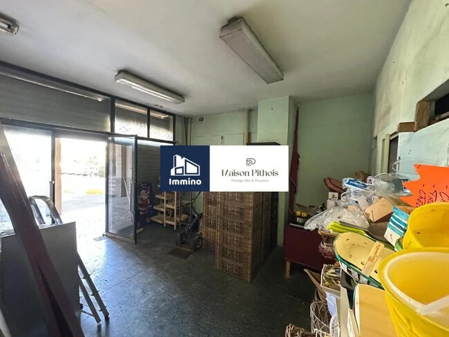 Plus de détails pour Local commercial à louer