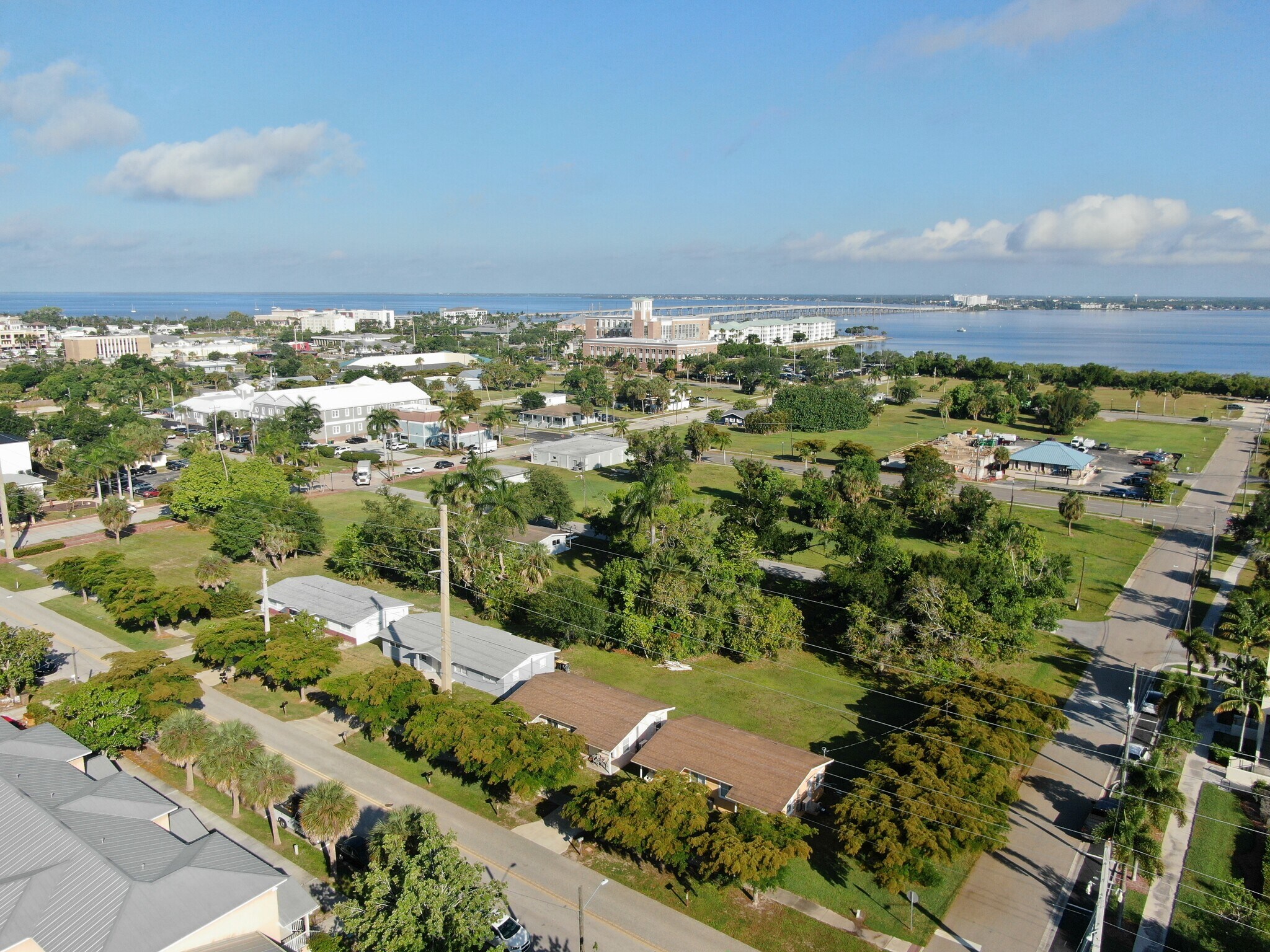 418 E Virginia Ave, Punta Gorda, FL à vendre Photo de l’immeuble– Image 1 sur 7