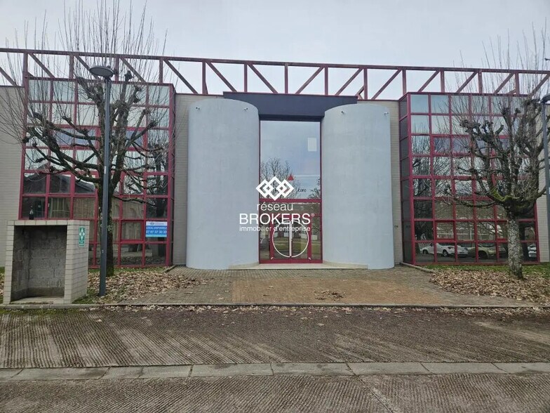 Bureau dans Le Creusot à louer - Photo de l’immeuble – Image 1 sur 8