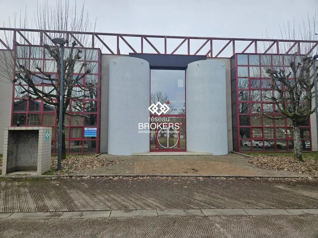 Bureau dans Le Creusot à louer Photo de l’immeuble– Image 1 sur 9