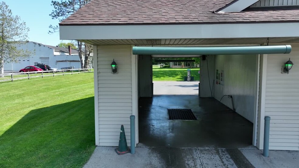 9809 River Rd, Marcy, NY à vendre - Vidéo sur l’annonce professionnelle – Image 3 sur 10