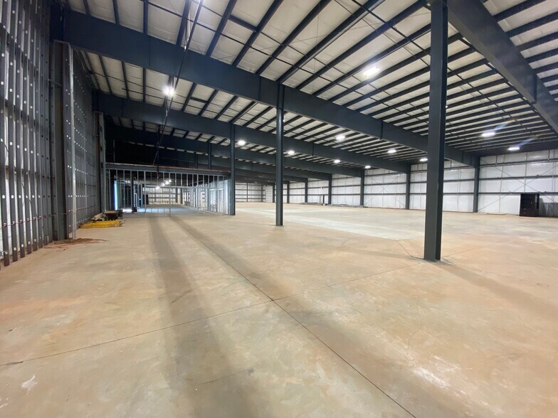 1137 E Hefner Rd, Oklahoma City, OK à vendre - Photo intérieure – Image 2 sur 6