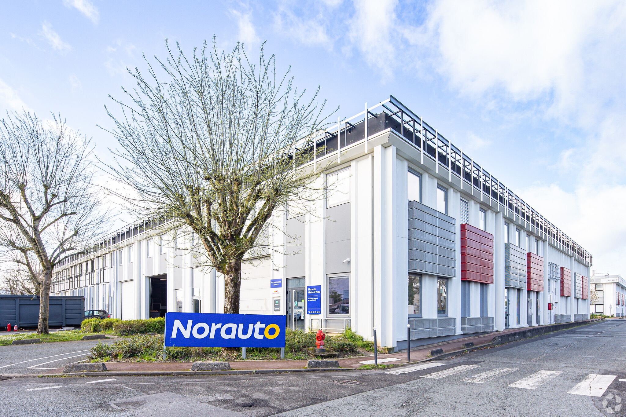 Local d’activités dans Villebon-sur-Yvette à louer Photo principale– Image 1 sur 3