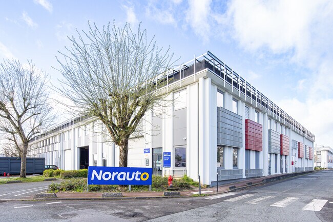 Plus de détails pour Bureau, Local d'activités à louer