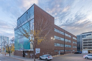 Plus de détails pour 10010 105th St NW, Edmonton, AB - Bureau à louer