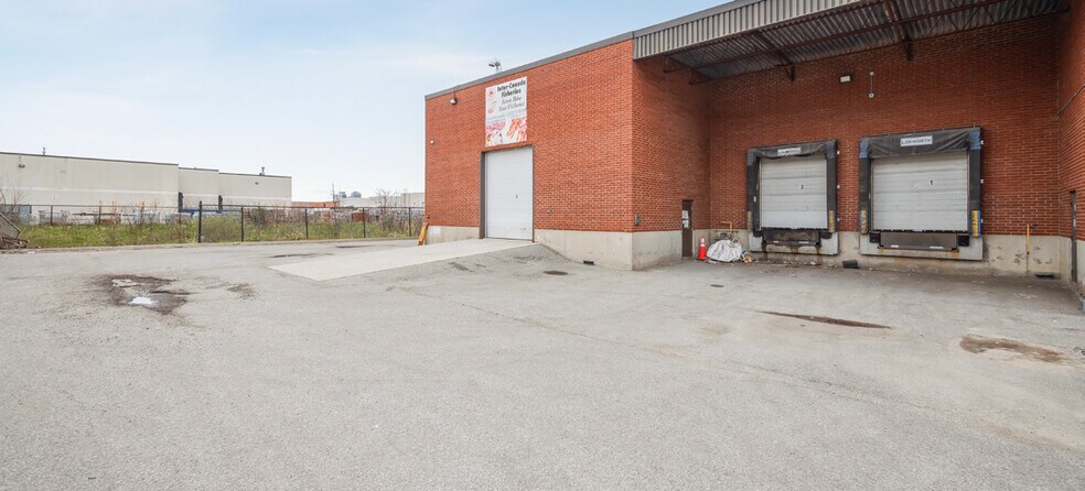 270 Pennsylvania Ave, Vaughan, ON à vendre - Photo de l’immeuble – Image 3 sur 8