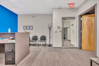 690 Kinderkamack Rd, Oradell, NJ à louer Photo intérieure– Image 2 sur 9