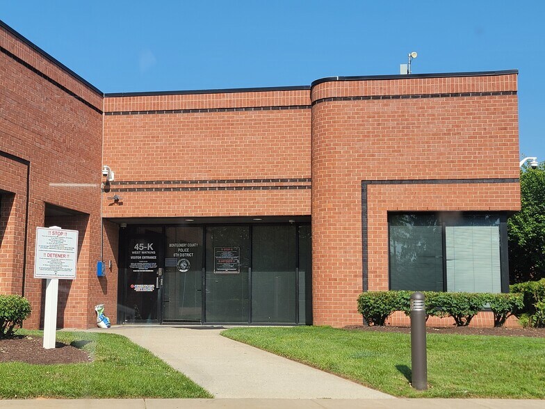45 W Watkins Mill Rd, Gaithersburg, MD à louer - Photo de l’immeuble – Image 2 sur 6