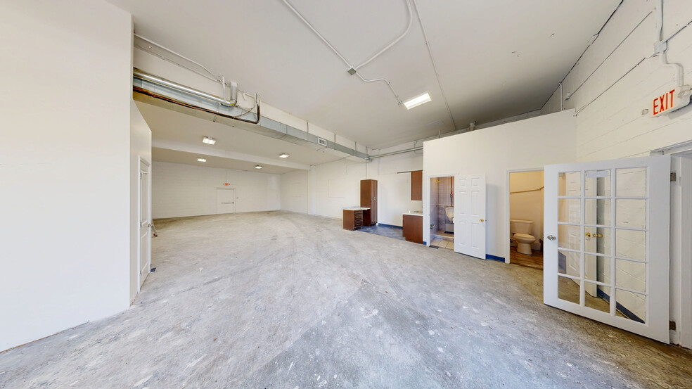 700 Summa Ave, Westbury, NY à vendre - Numérisation 3D Matterport – Image 2 sur 20