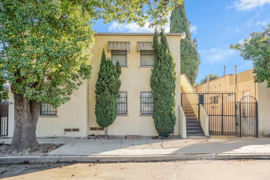 1922 Locust Ave, Long Beach, CA à vendre - Photo de l’immeuble – Image 2 sur 18