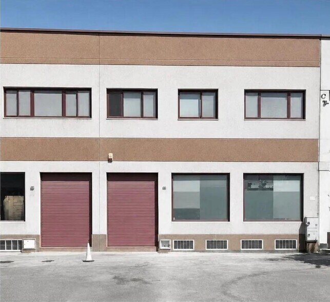 Industriel/Logistique dans Seseña, Toledo à vendre - Photo de l’immeuble – Image 1 sur 8