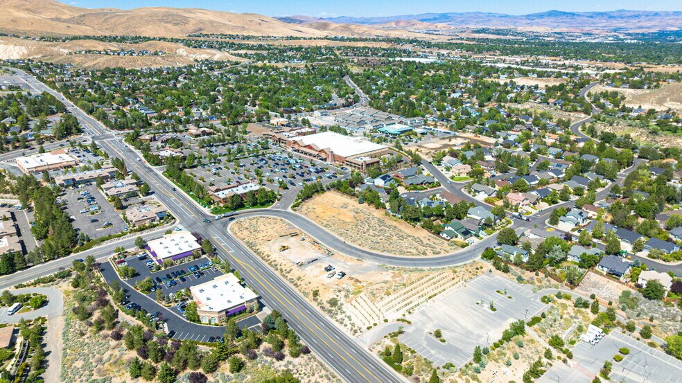 Terrain dans Reno, NV à vendre - Aérien – Image 2 sur 11