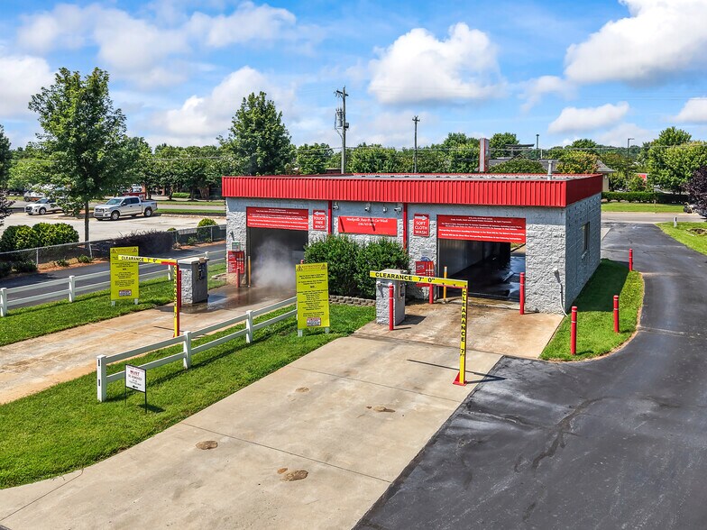 1380 Yadkinville Rd, Mocksville, NC à vendre - Photo de l’immeuble – Image 2 sur 4