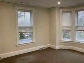 146 Maple Ave, Red Bank, NJ à louer Photo de l’immeuble– Image 1 sur 9