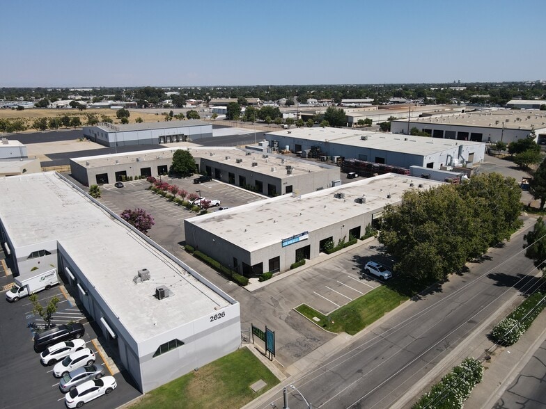 2538 N West Ln, Stockton, CA à louer - Photo de l’immeuble – Image 3 sur 4