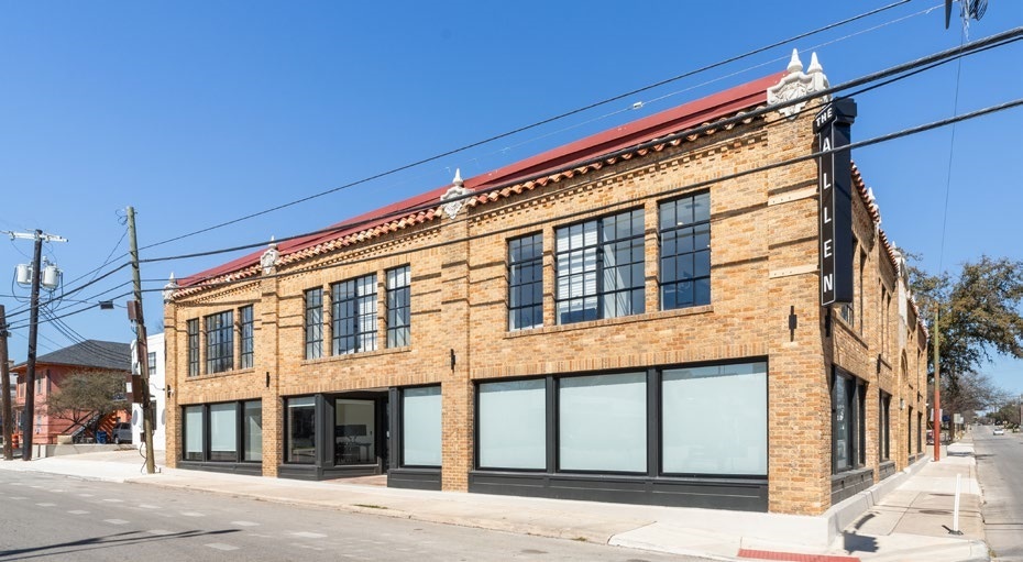 2101 McCullough Ave, San Antonio, TX à louer Photo de l’immeuble– Image 1 sur 4