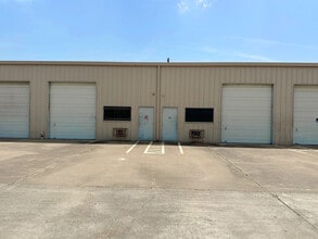 400 N 11th St, La Porte, TX à louer Photo intérieure– Image 1 sur 2