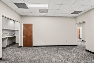 7990 North Point Blvd, Winston-Salem, NC à louer Photo de l’immeuble– Image 1 sur 4