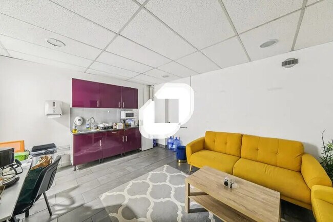 Plus de détails pour Bureau à vendre