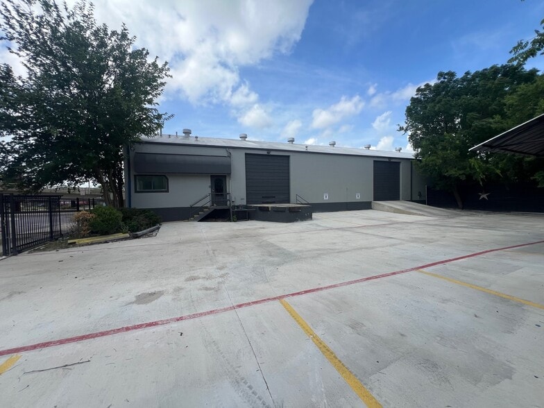 1303 W Commerce St, San Antonio, TX à louer - Photo de l’immeuble – Image 2 sur 22