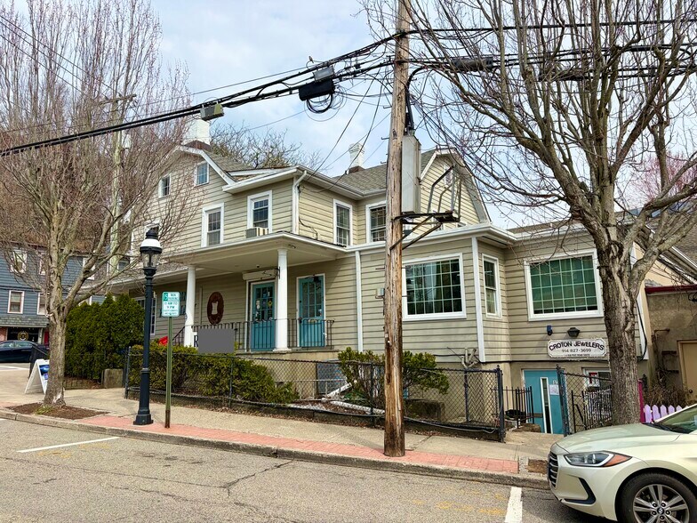 128 Grand St, Croton-on-Hudson, NY à vendre - Photo de l’immeuble – Image 3 sur 4