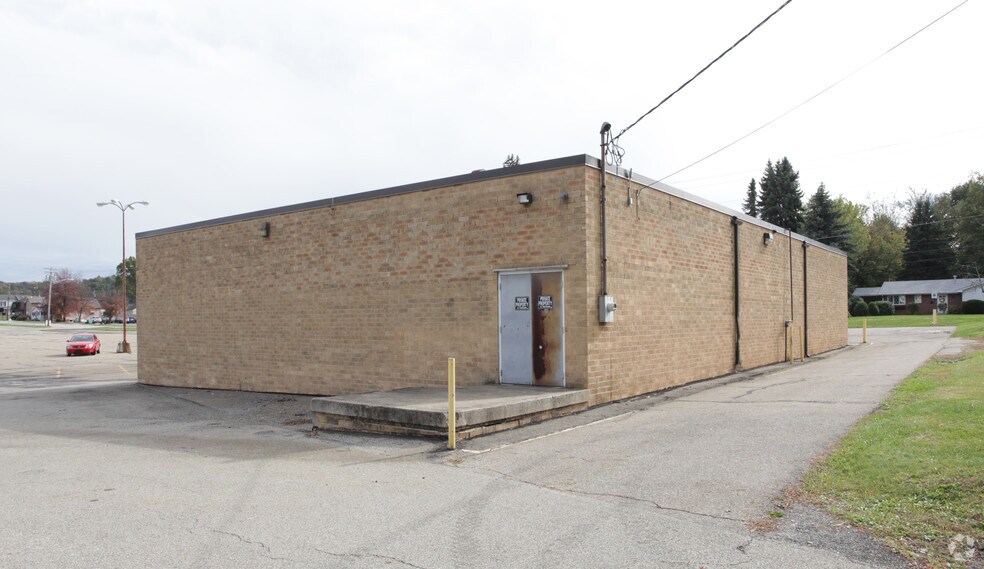 3100 Leechburg Rd, Lower Burrell, PA à louer - Photo de l’immeuble – Image 2 sur 3