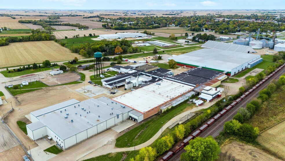 347 N 43rd Rd, Mendota, IL à louer - Photo de l’immeuble – Image 3 sur 20